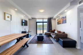 Stay at The Point - Outstanding open lookouts